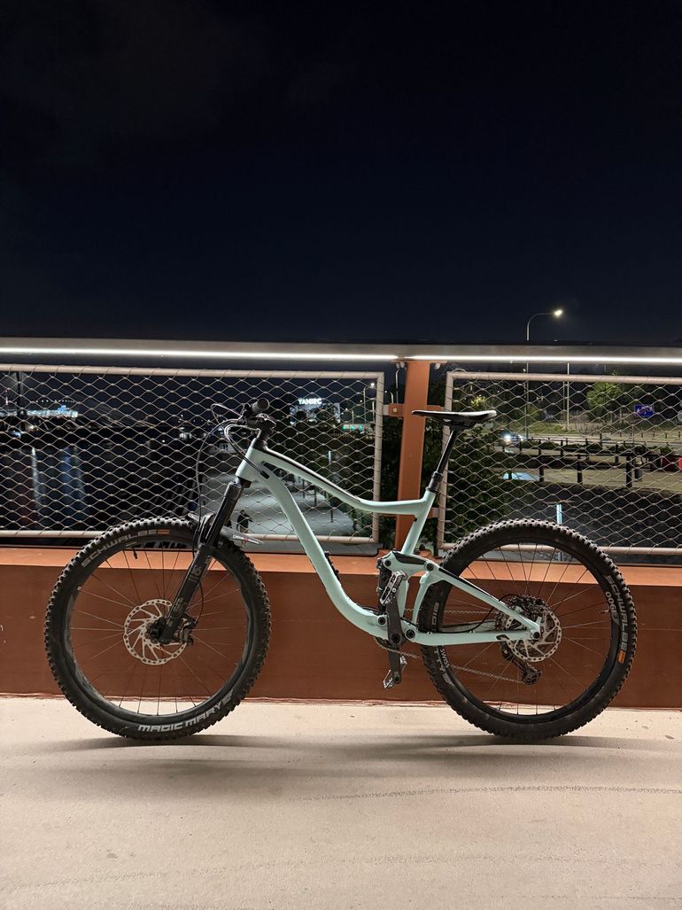 Used Giant Trance Shimano Deore XT 2020 Mountainbike, Grün — image 2 of 4