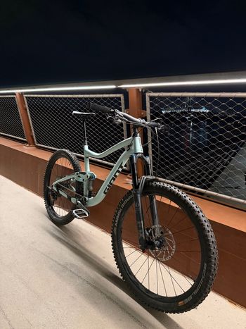 Used Giant Trance Shimano Deore XT 2020 Mountainbike, Grün — image 4 of 4
