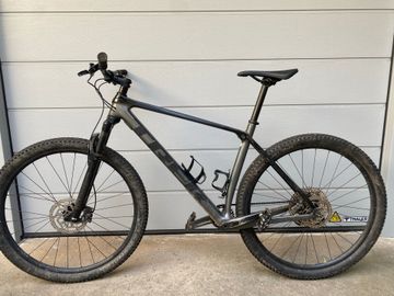 Used Trek Procaliber 9.5 2022 2022 Mountainbike, Black, 29 — image 2 of 3