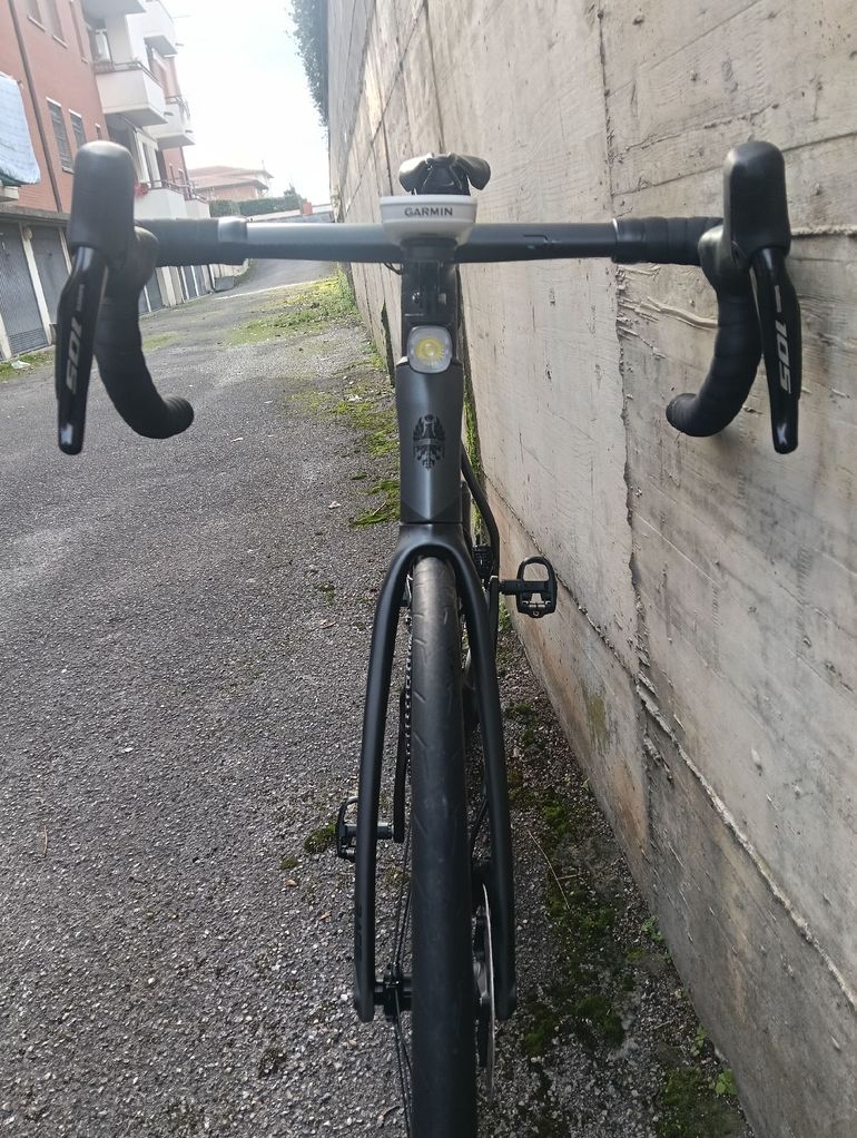 Used Bianchi Oltre Shimano 105 Di2 2025 Road & Gravel — image 2 of 4