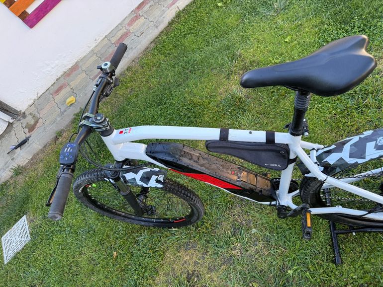 Used DECATHLON E-ST100 2022 Taglia L 2022 Mountainbike, Weiß — image 7 of 8