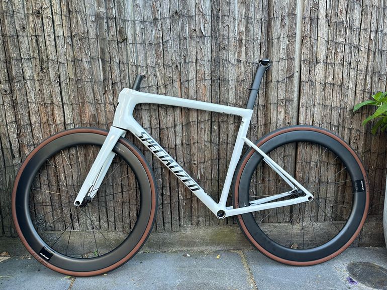 Used Specialized Tarmac SL8 Expert - Ultegra Di2 2025 2025 Road & Gravel, White — image 1 of 14
