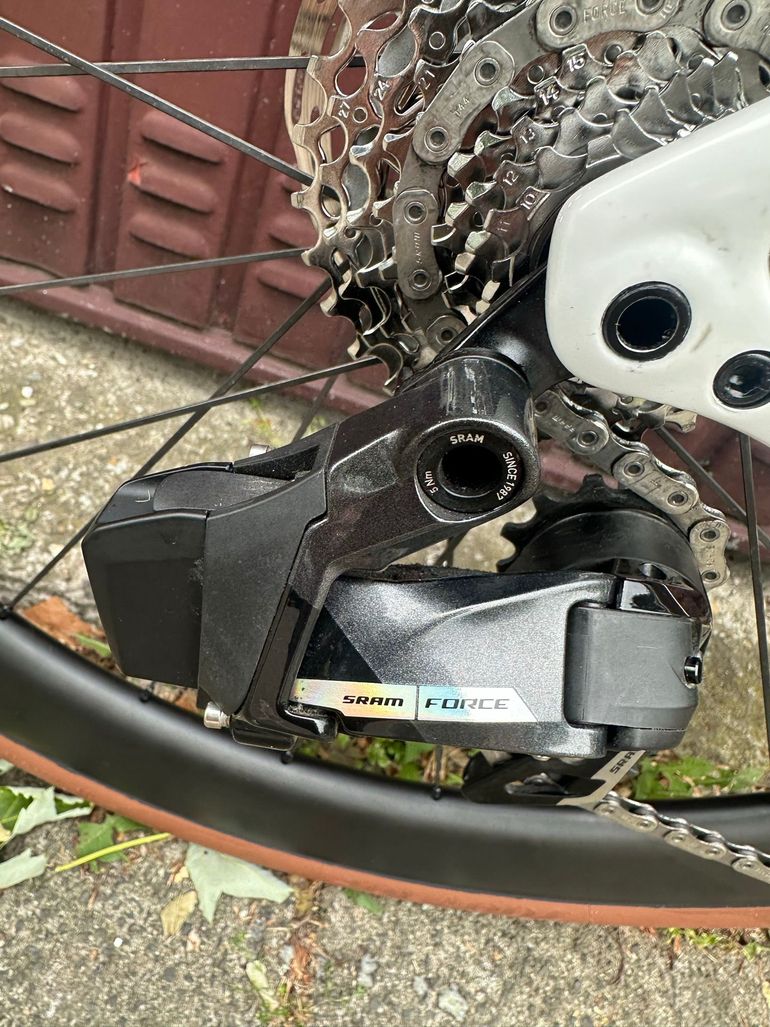 Used Specialized Tarmac SL8 Expert - Ultegra Di2 2025 2025 Road & Gravel, White — image 18 of 55