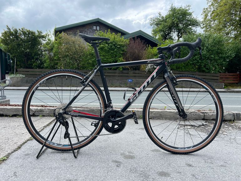 Used Scott Scott Custom Shimano 105 2018 Road & Gravel, Black — image 1 of 9
