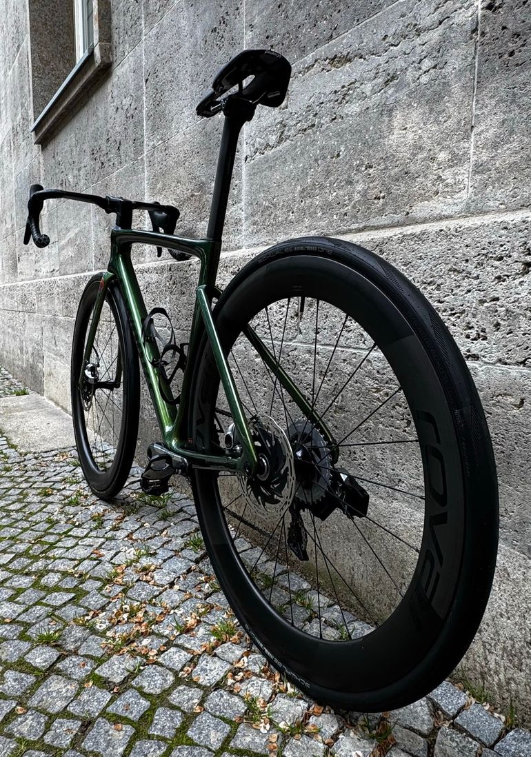 Used Specialized Tarmac SRAM Red eTap AXS 2020 Road & Gravel, Green — image 5 of 8