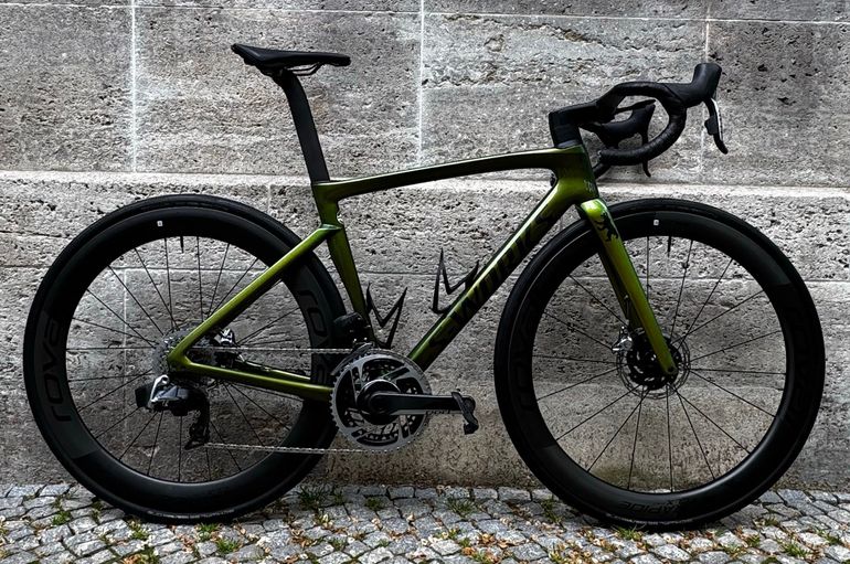 Used Specialized Tarmac SRAM Red eTap AXS 2020 Road & Gravel, Green — image 1 of 8
