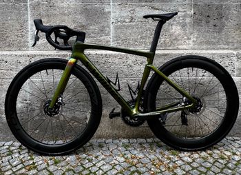 Used Specialized Tarmac SRAM Red eTap AXS 2020 Road & Gravel, Green — image 2 of 8