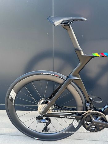 Used Colnago Y1Rs Shimano Ultegra Di2 2026 Road & Gravel — image 4 of 22