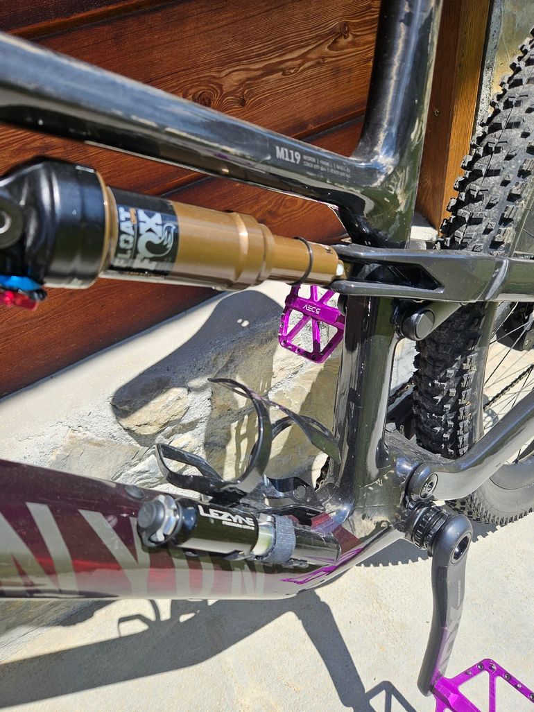 Used Canyon Neuron CF LTD 2024 2024 Mountainbike, Black, 27.5, 29 — image 5 of 9