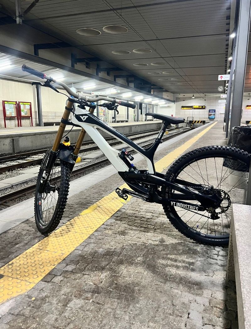 Used YT Tues CF Pro 2018 2019 MTB