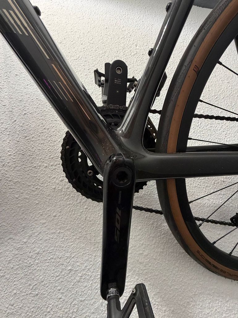 Used Scott Addict 20 2024 2024 Road & Gravel — image 3 of 4