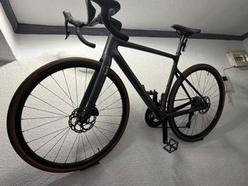 Used Scott Addict 20 2024 2024 Road & Gravel, Light Gray — image 2 of 4