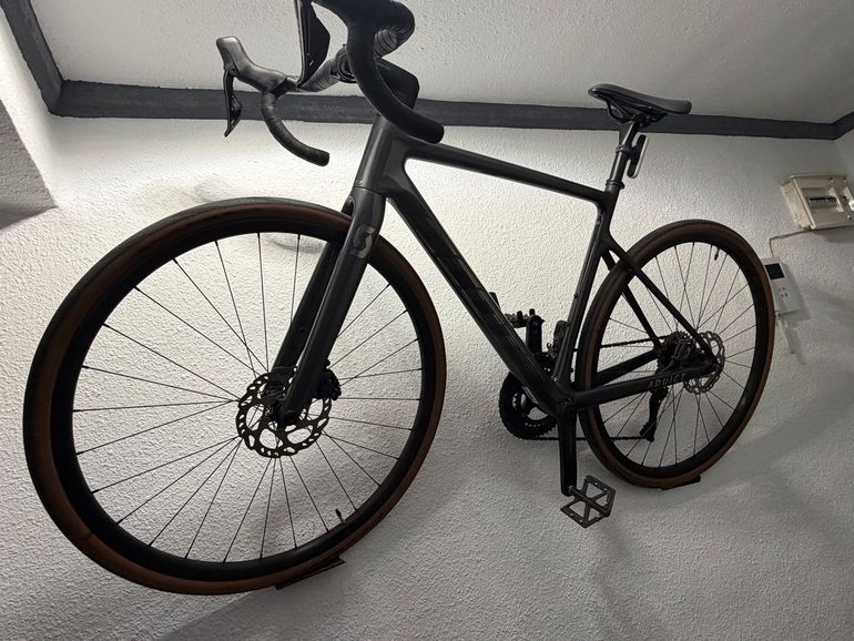 Used Scott Addict 20 2024 2024 Road & Gravel — image 2 of 4