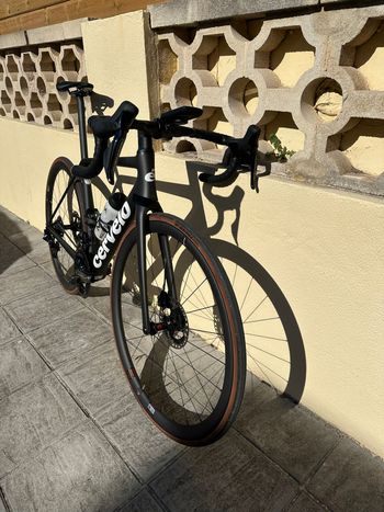 Used Cervélo R5 Dura Ace Di2 2024 2024 Road & Gravel, Black — image 4 of 13
