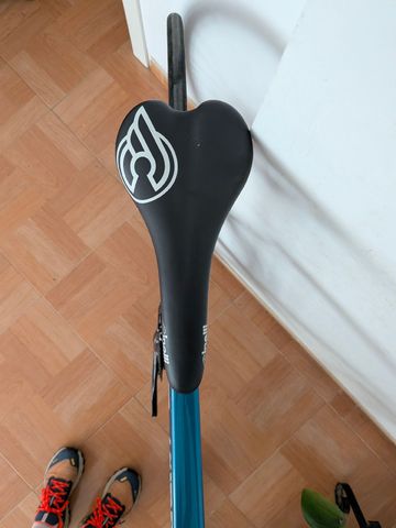 Used Cinelli Veltrix Disc 2022 2022 Road & Gravel, Blue — image 5 of 12