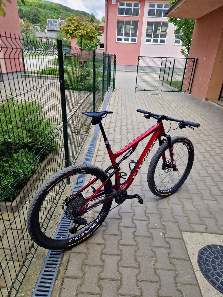 Used Specialized S-Works Epic - Speed of Light Collection 2022 2022 Mountainbike, Red, 29 — image 2 of 3