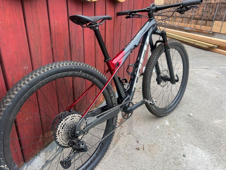 Used Trek Supercaliber 9.7 Gen 1 2023 2023 Mountainbike, Red, 29 — image 6 of 6