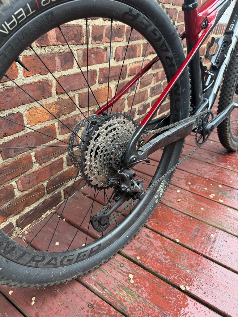 Used Trek Supercaliber 9.7 Gen 1 2023 2023 Mountainbike, Red, 29 — image 4 of 6