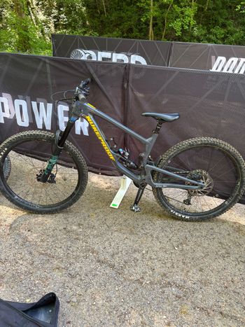 Used Nukeproof Giga 290 Carbon Comp 2022 Frameset 2022 Mountainbike, Light Gray, 29 — image 2 of 4