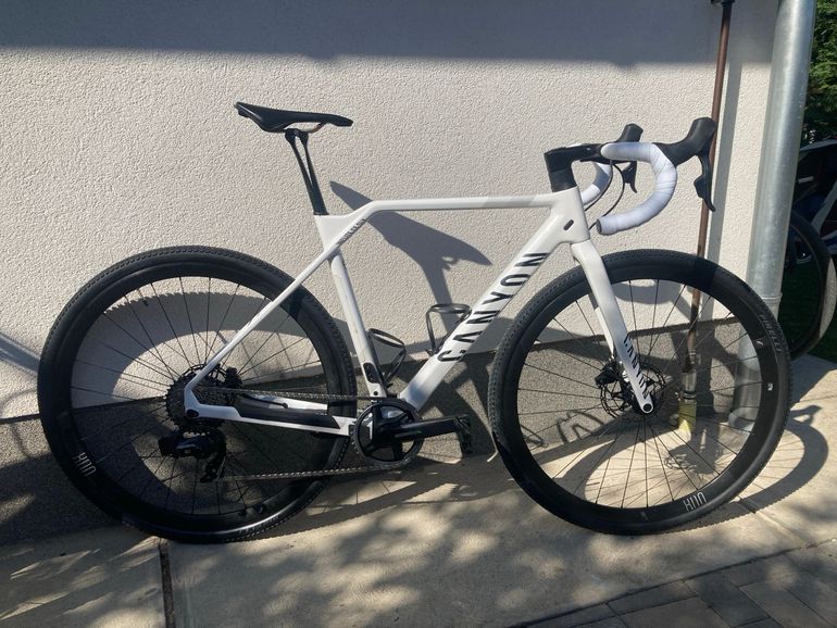 Used Canyon Inflite CF SLX 8 AXS 2024 2024 Road & Gravel, White — image 4 of 4