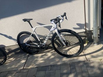Used Canyon Inflite CF SLX 8 AXS 2024 2024 Road & Gravel, White — image 3 of 4