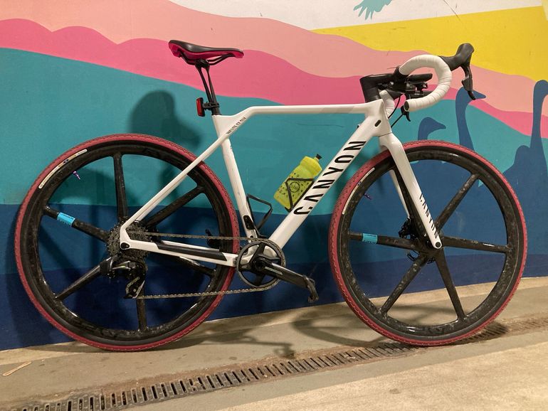 Used Canyon Inflite CF SLX 8 AXS 2024 2024 Road & Gravel, White — image 2 of 4