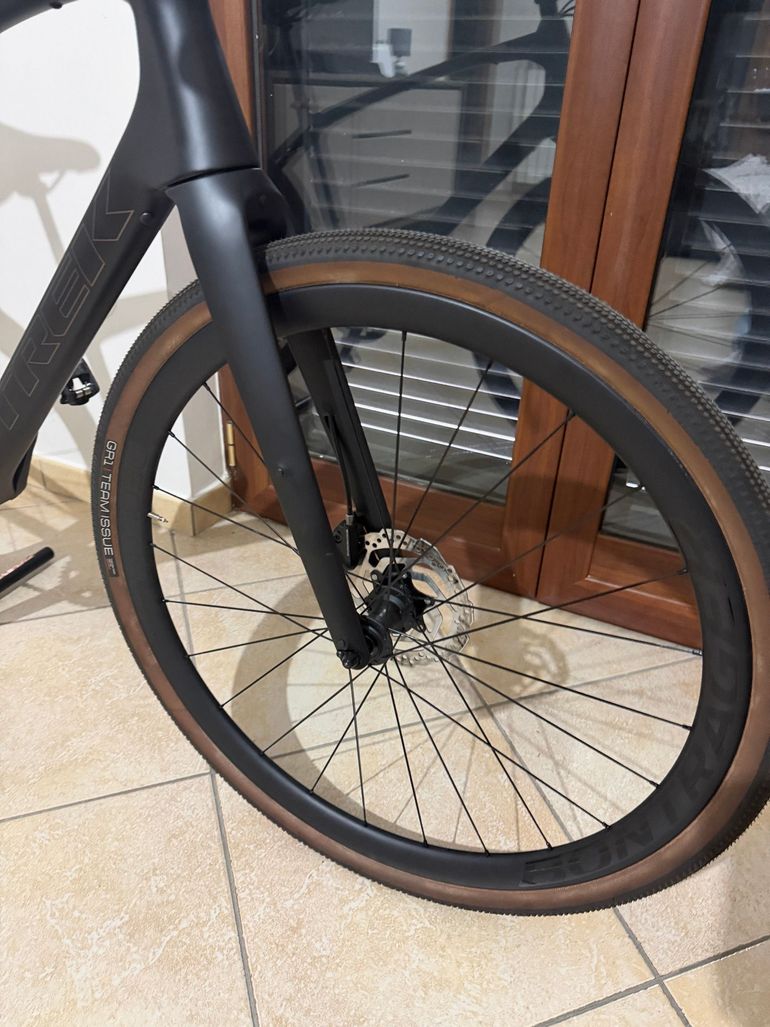 Used Trek FX Sport 6 2024 2024 Urban, Black — image 8 of 13