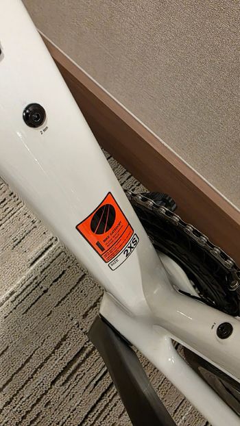 Used Canyon Ultimate CF 7 Di2 2026 2026 Road & Gravel, White — image 6 of 11
