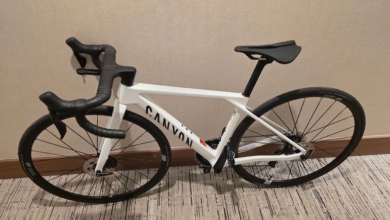 Used Canyon Ultimate CF 7 Di2 2026 2026 Road & Gravel, White — image 2 of 11