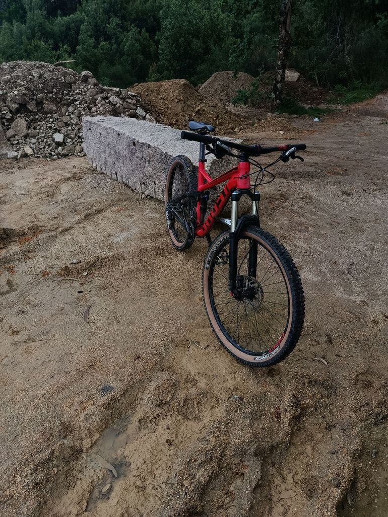 Used Ghost KATO FS Universal 2021 2021 Mountainbike, Red, 27.5 — image 1 of 5