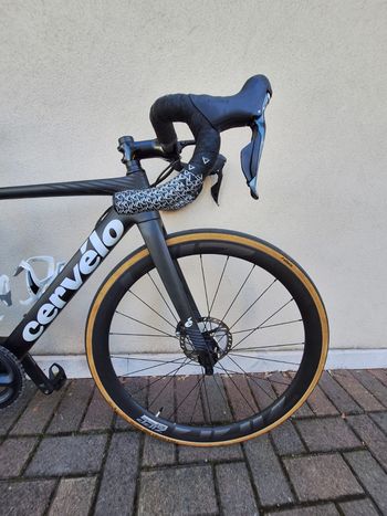 Used Cervélo Caledonia Ultegra Di2 Disc 2021 2021 Road & Gravel, Black — image 4 of 7