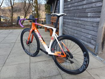 Used tavelo Arow 2024 Road & Gravel, White — image 2 of 8