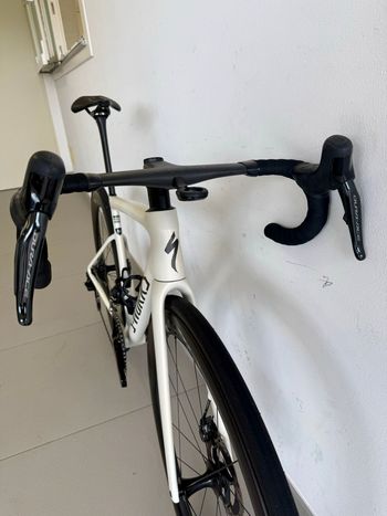 Used Specialized S-Works Tarmac SL8 - Shimano Dura-Ace Di2 2025 2025 Road & Gravel, White — image 11 of 19