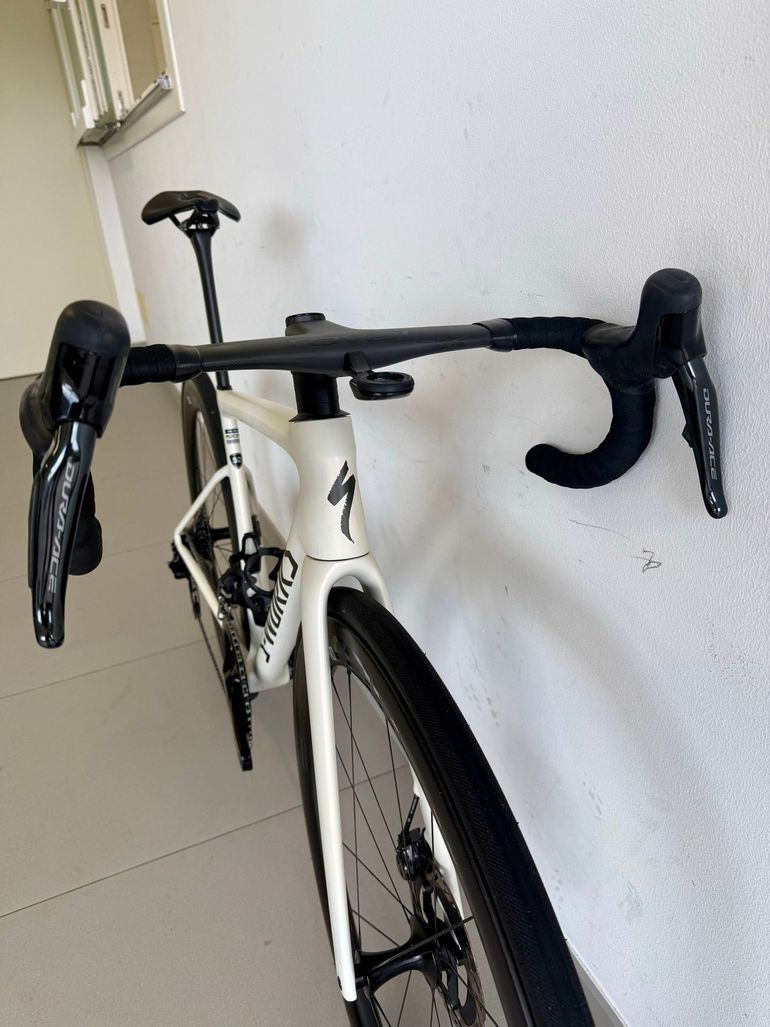 Used Specialized S-Works Tarmac SL8 - Shimano Dura-Ace Di2 2025 2025 Road & Gravel, White — image 11 of 19
