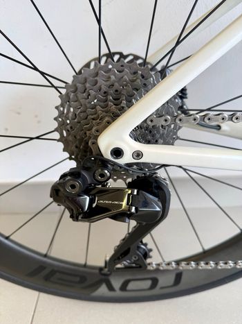 Used Specialized S-Works Tarmac SL8 - Shimano Dura-Ace Di2 2025 2025 Road & Gravel, White — image 7 of 19
