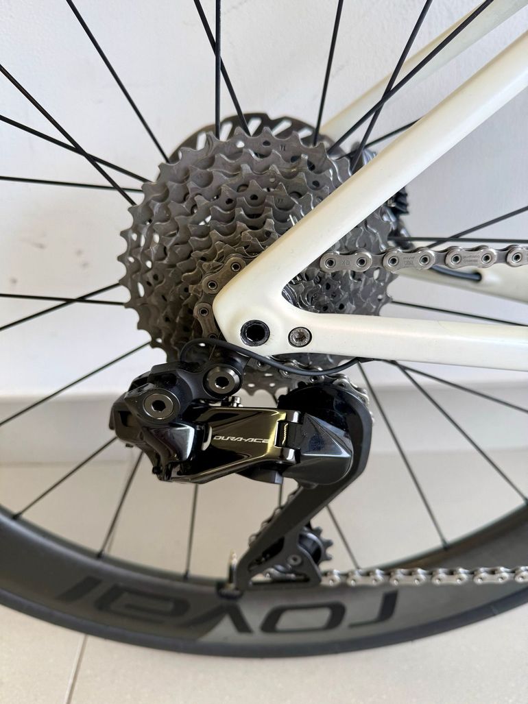 Used Specialized S-Works Tarmac SL8 - Shimano Dura-Ace Di2 2025 2025 Road & Gravel, White — image 7 of 19