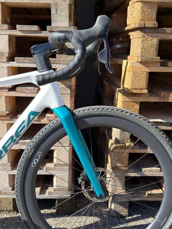 Used Orbea TERRA M31eTEAM 1X 2025 2025 Road & Gravel, Blanco — image 7 of 10