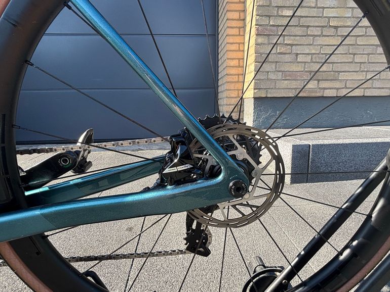Used Canyon Ultimate CF SLX 8 Force AXS 2024 2024 Road & Gravel, Green — image 12 of 15