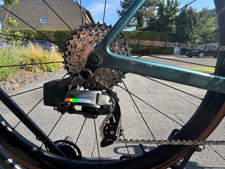 Used Canyon Ultimate CF SLX 8 Force AXS 2024 2024 Road & Gravel, Green — image 4 of 15