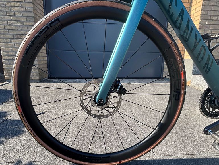 Used Canyon Ultimate CF SLX 8 Force AXS 2024 2024 Road & Gravel, Green — image 10 of 15