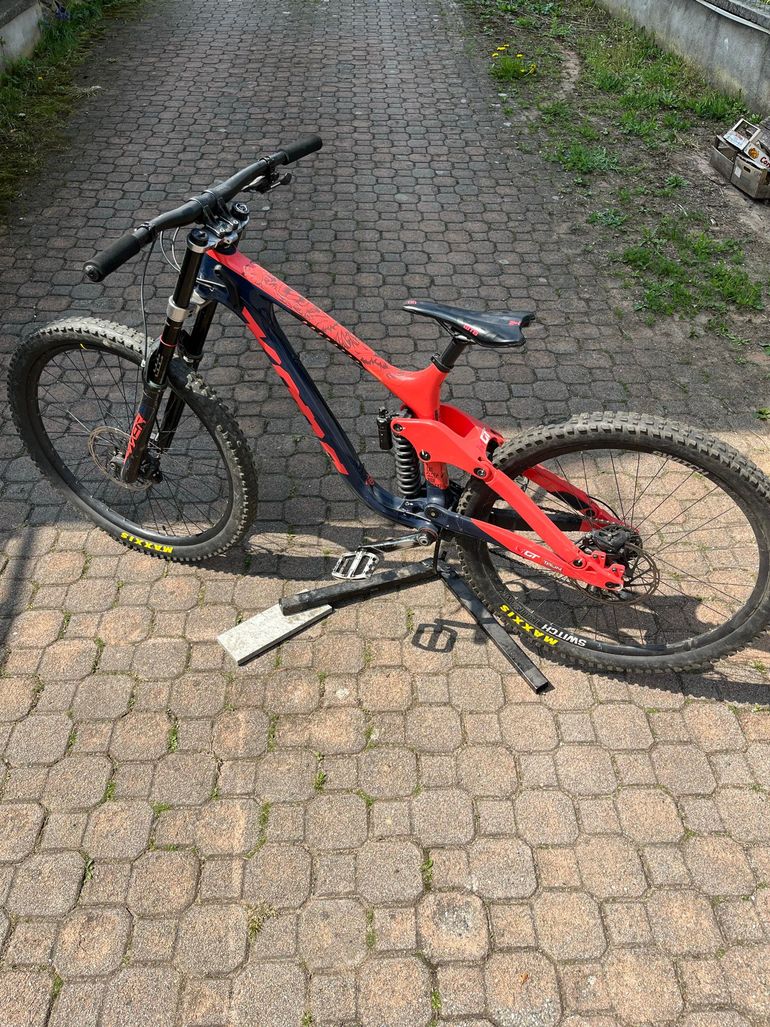 Used Kona Operator CR 2020 2020 Mountainbike, Red, 29 — image 2 of 8
