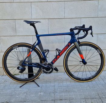 Used Basso Diamante SV Rim 2020 Sram Red ETap Axs 2020 Road & Gravel, Blue — image 2 of 9