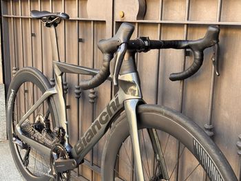 Used Bianchi Oltre Comp Ultegra Di2 2023 2023 Road & Gravel, Light Gray — image 5 of 10