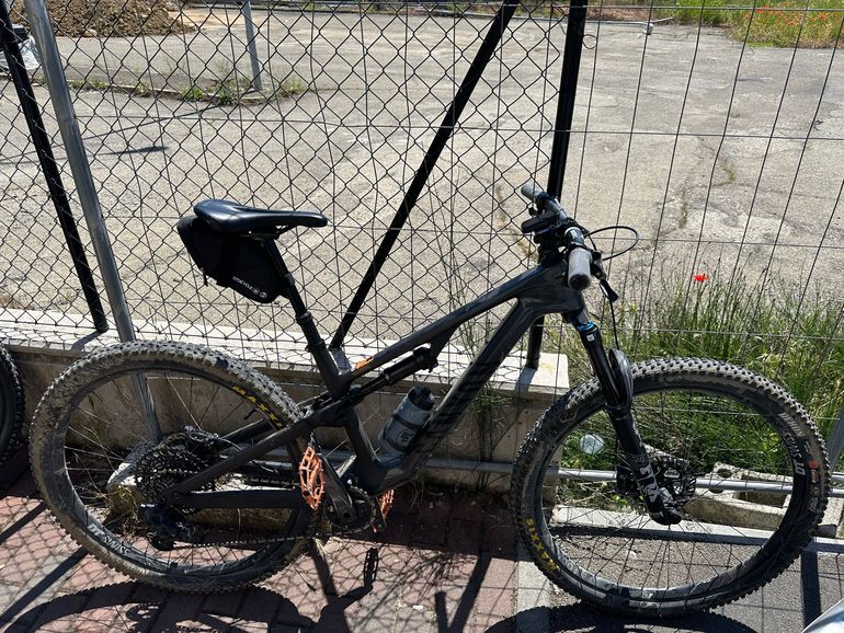 Used Canyon Neuron CF 9 AXS 2024 2024 Mountainbike — image 1 of 6