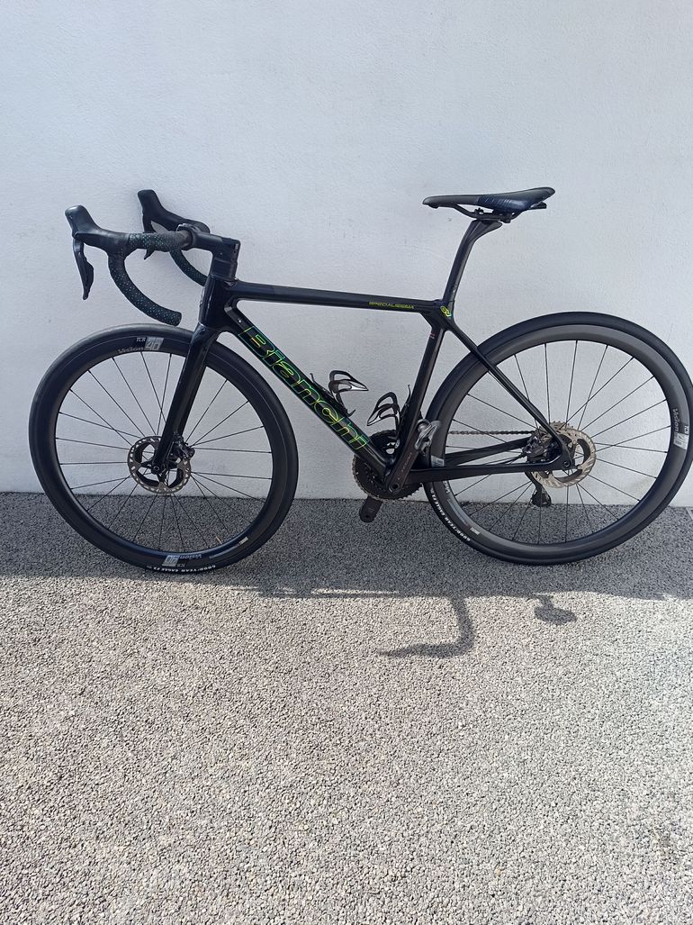 Used Bianchi Specialissima - Ultegra Di2 2022 2022 Road & Gravel, Black — image 2 of 5