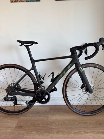Used Scott Addict RC 30 2023 2023 Road & Gravel