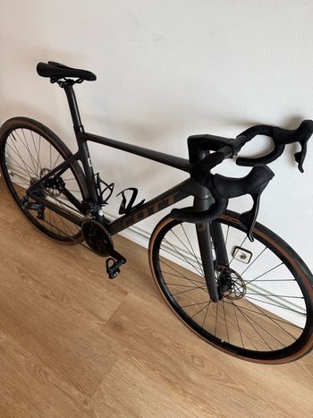Used Scott Addict RC 30 2023 2023 Road & Gravel — image 5 of 5
