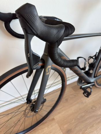 Used Scott Addict RC 30 2023 2023 Road & Gravel, Green — image 6 of 6