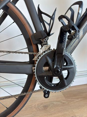 Used Scott Addict RC 30 2023 2023 Road & Gravel, Green — image 4 of 6