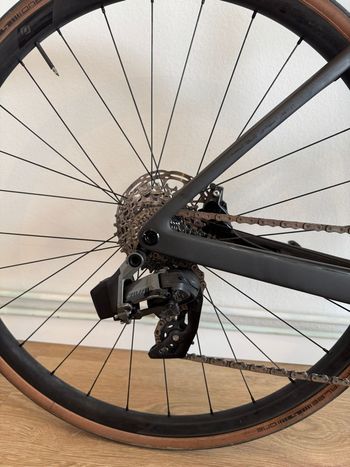 Used Scott Addict RC 30 2023 2023 Road & Gravel — image 2 of 5